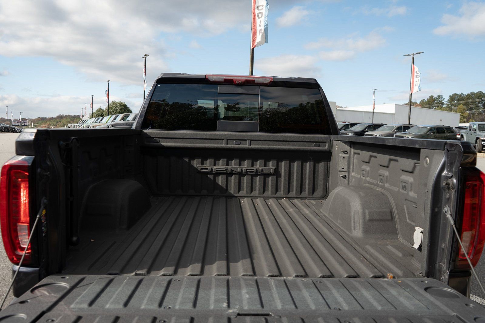 Used 2024 GMC Sierra 1500 Denali w/ Denali Reserve Package image 9