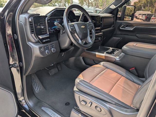 Used 2024 Chevrolet Silverado 2500 High Country w/ High Country Premium Package AWD/4WD image 11