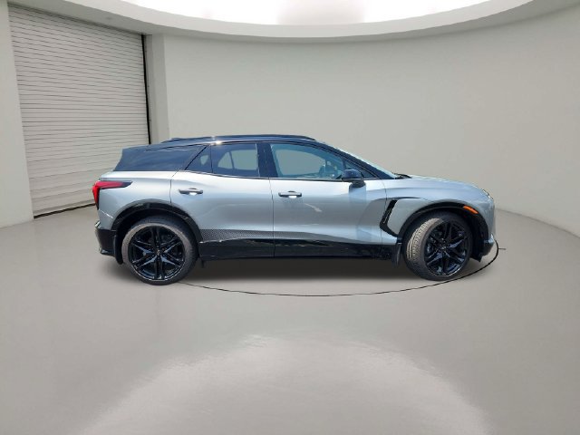 New 2026 Chevrolet Blazer EV RS w/ LPO, Blackout Package FWD image 8