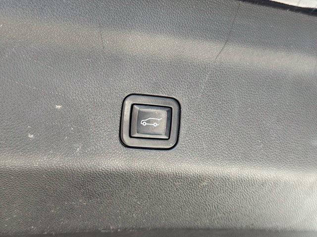 Used 2023 GMC Yukon SLT AWD/4WD image 24