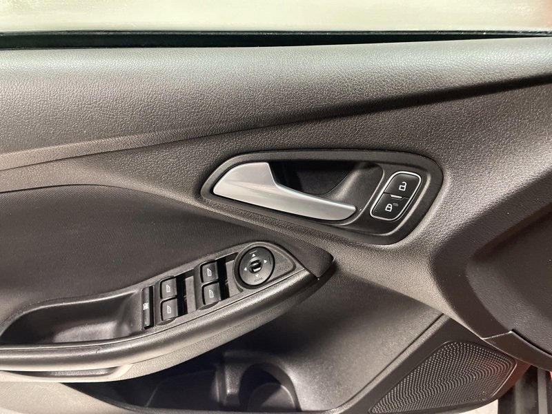 Used 2018 Ford Focus SE image 19