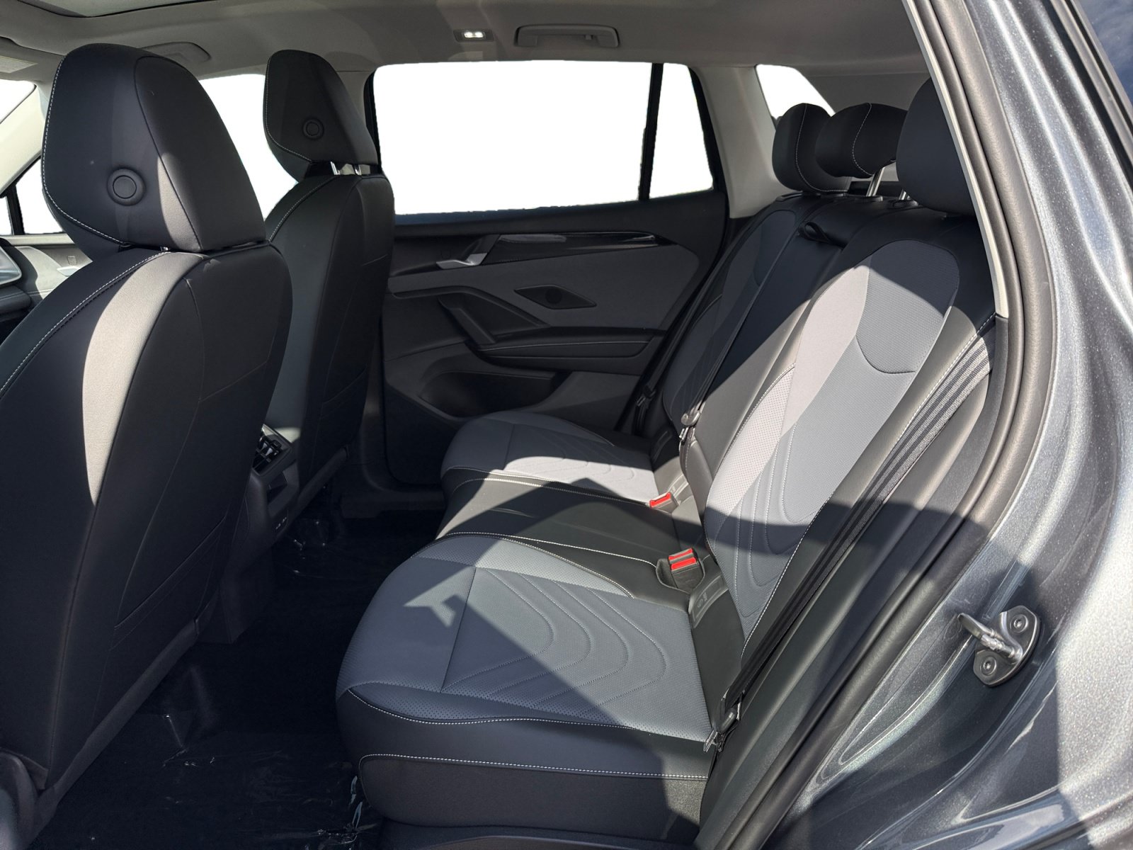 New 2026 Volkswagen Tiguan SE AWD/4WD image 16