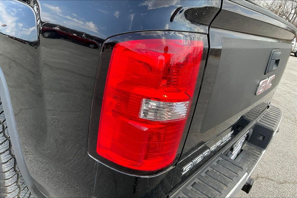 Used 2015 GMC Sierra 1500 SLE w/ Carbon-20 Edition image 32