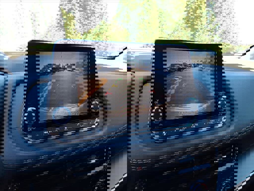 Used 2023 Nissan Rogue SV w/ SV Premium Package image 11