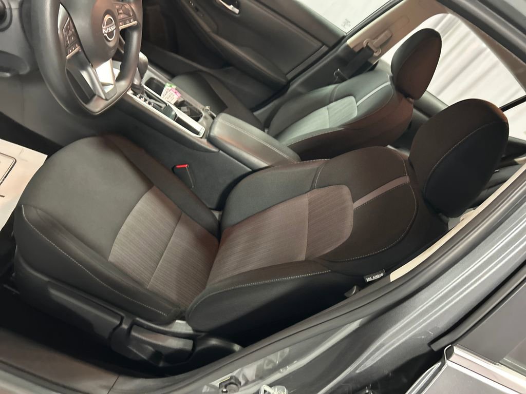 Used 2025 Nissan Sentra SV image 10