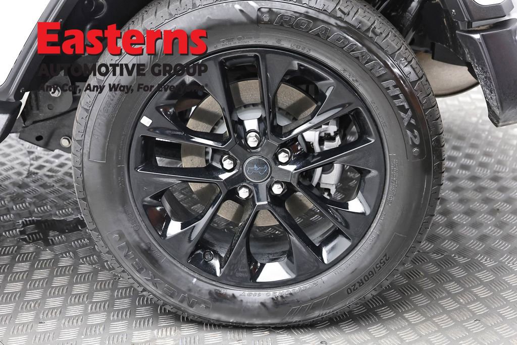 Used 2025 Jeep Wrangler Unlimited Sahara AWD/4WD image 8