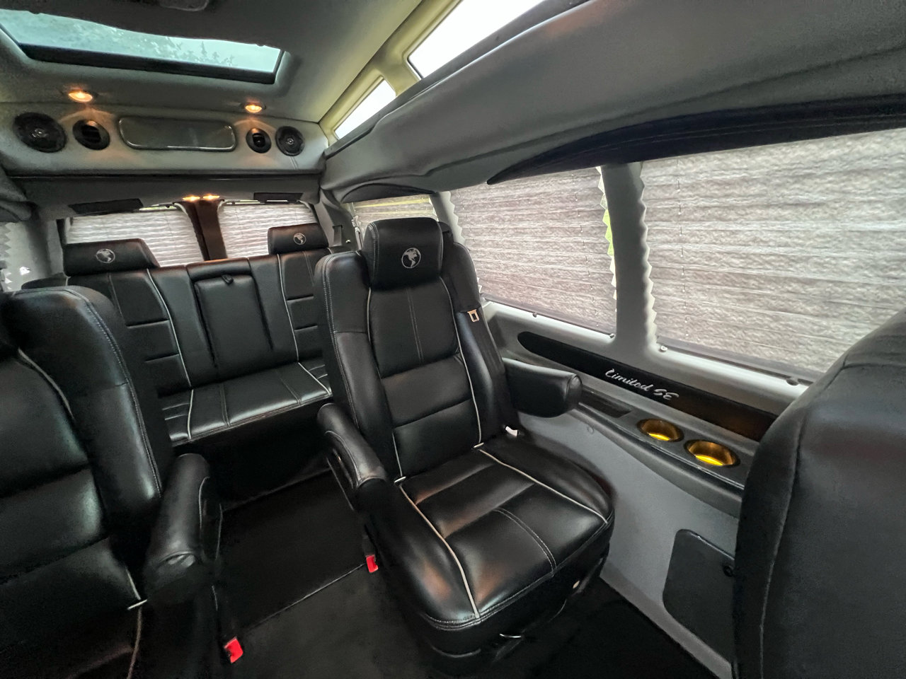 Used 2018 GMC Savana 3500 image 47