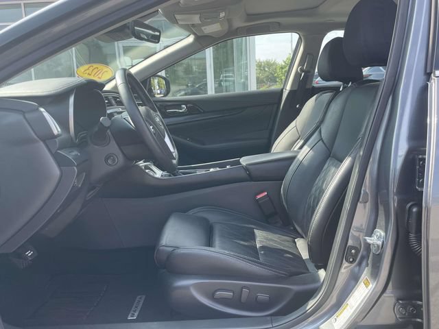 Used 2023 Nissan Maxima Platinum w/ Sport Mat Group FWD image 18