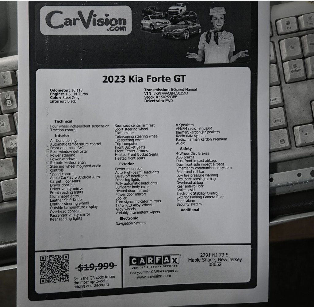 Used 2023 Kia Forte GT image 3