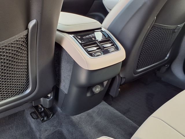Certified 2026 Volvo XC90 B5 Plus w/ Protection Package AWD/4WD image 21