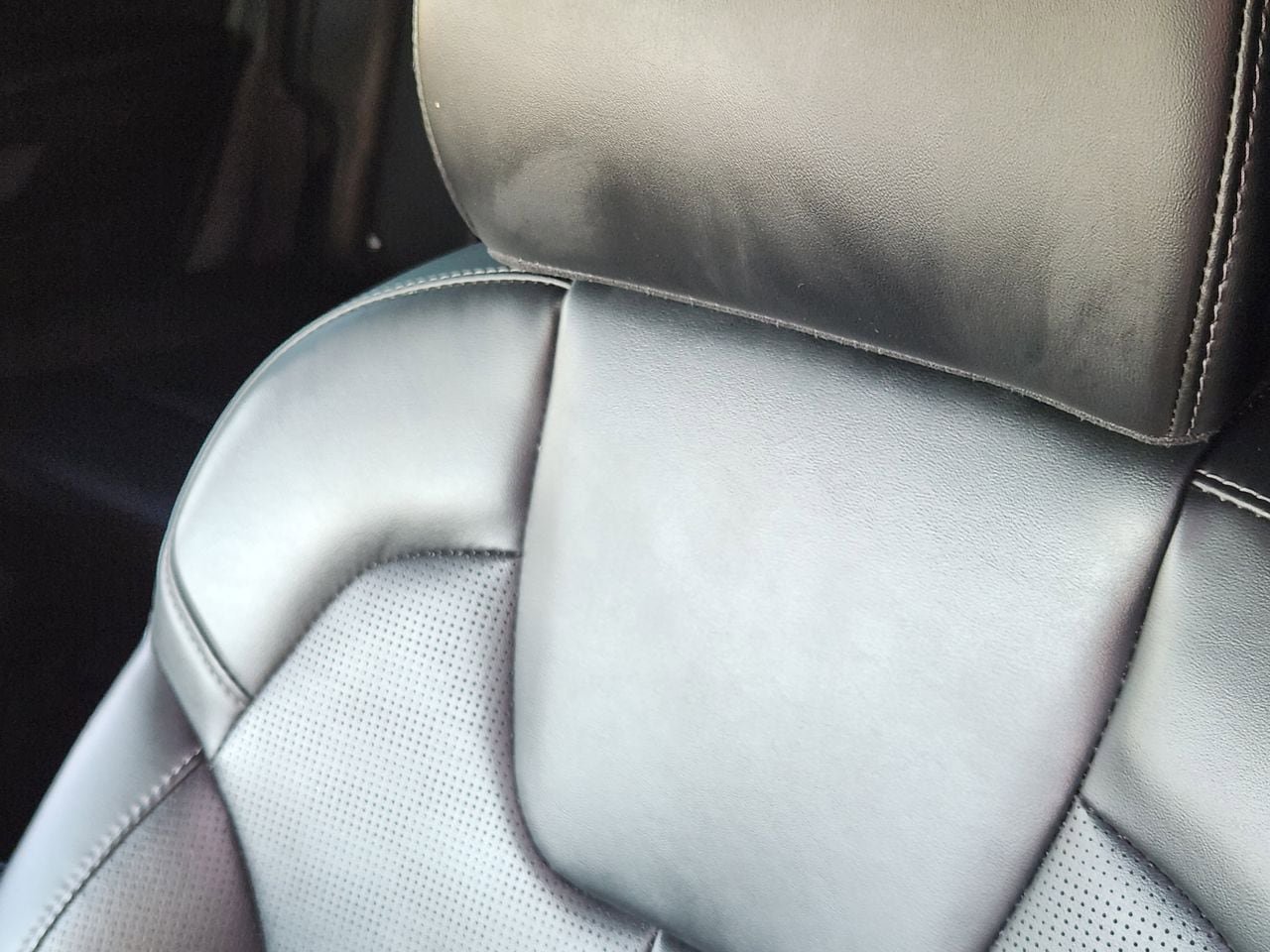 Used 2025 Kia Sorento S w/ Panoramic Sunroof Package image 14