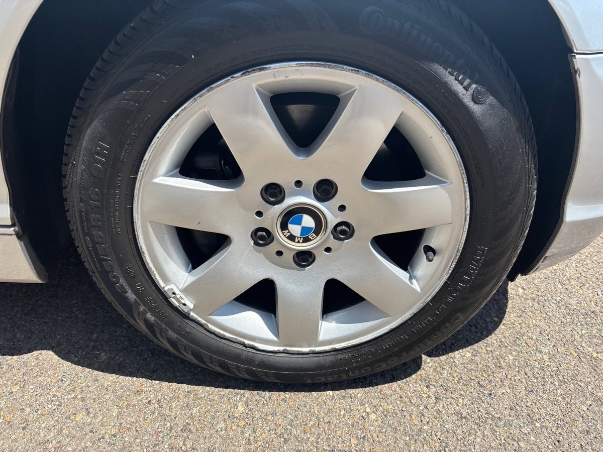 Used 2002 BMW 325xi Sedan AWD/4WD image 24