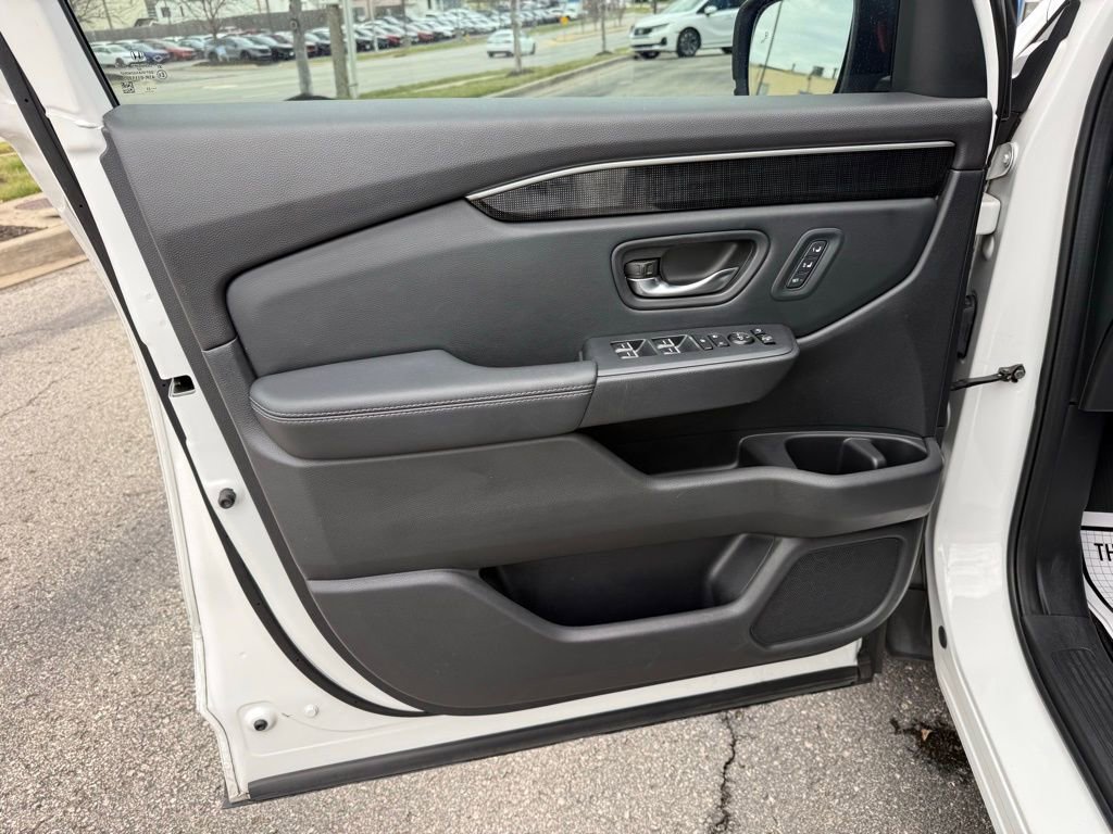 Used 2023 Honda Pilot Elite image 18