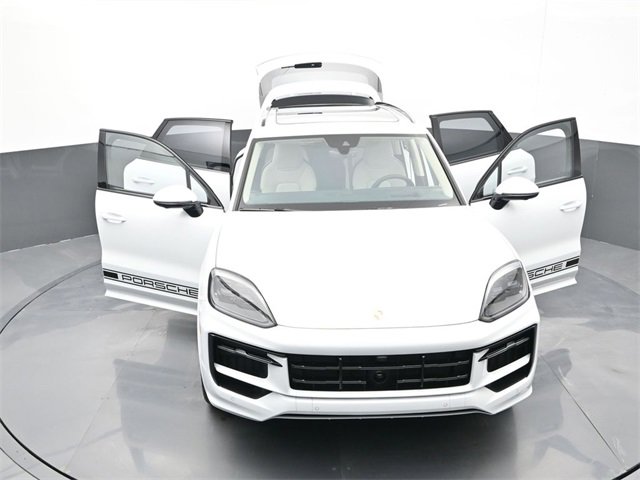 New 2026 Porsche Cayenne GTS image 31