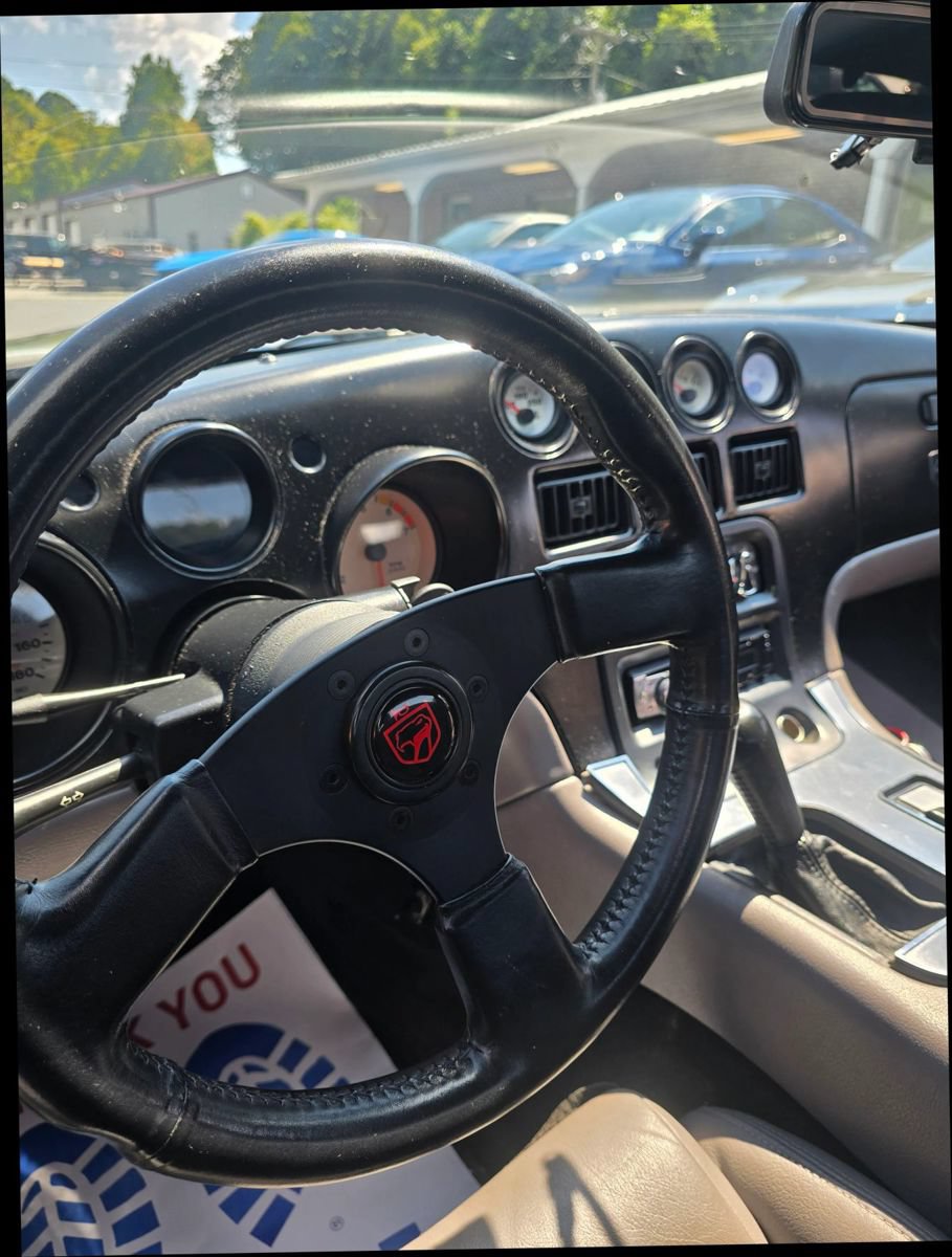Used 1995 Dodge Viper RT/10 RWD image 8