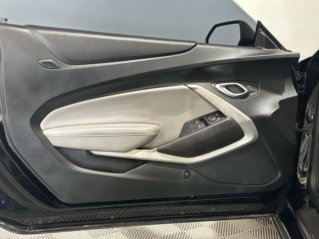 Used 2018 Chevrolet Camaro LT w/ RS Package image 33