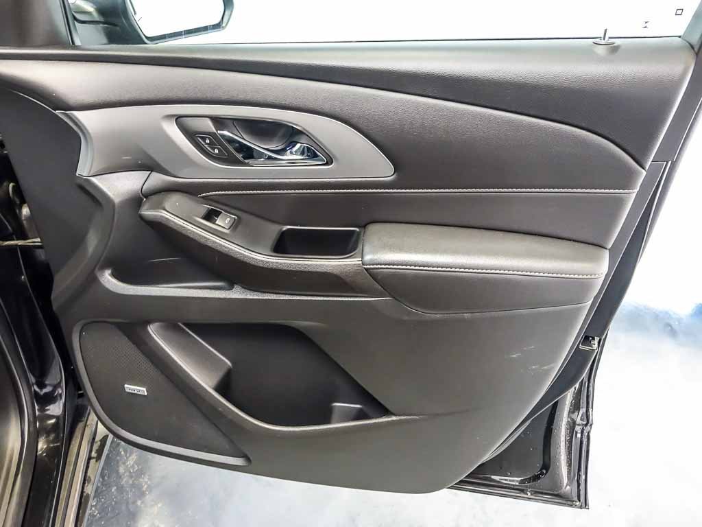 Used 2023 Chevrolet Traverse LT w/ LT Premium Package AWD/4WD image 38