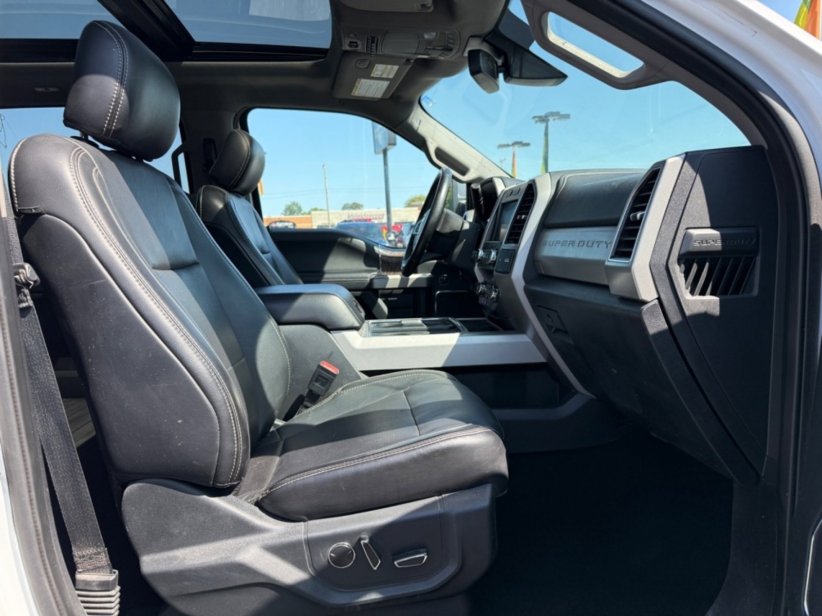 Used 2019 Ford F350 Lariat w/ Lariat Ultimate Package image 11