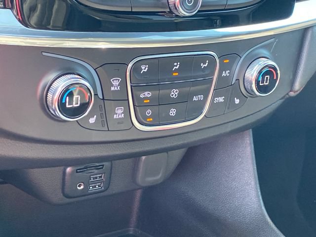 Used 2023 Chevrolet Traverse RS AWD/4WD image 13