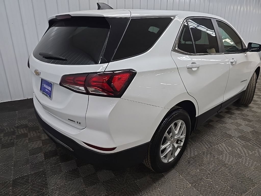 Used 2023 Chevrolet Equinox LT w/ Driver Convenience Package image 10
