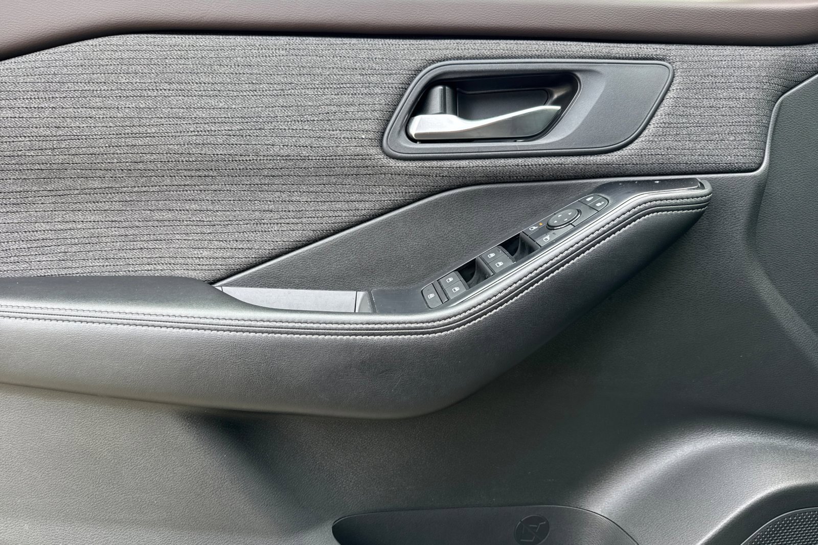 Certified 2023 Nissan Rogue SV image 11