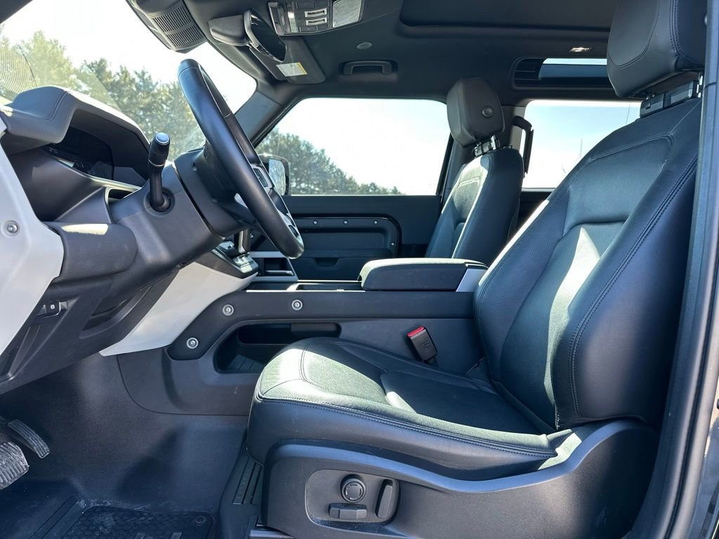 Used 2023 Land Rover Defender 90 S image 12