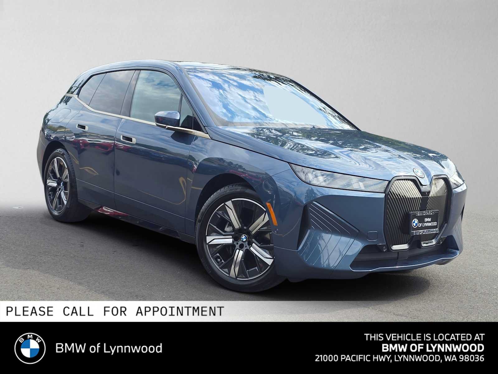 Used 2026 BMW iX xDrive60 w/ Executive Package AWD/4WD image 1