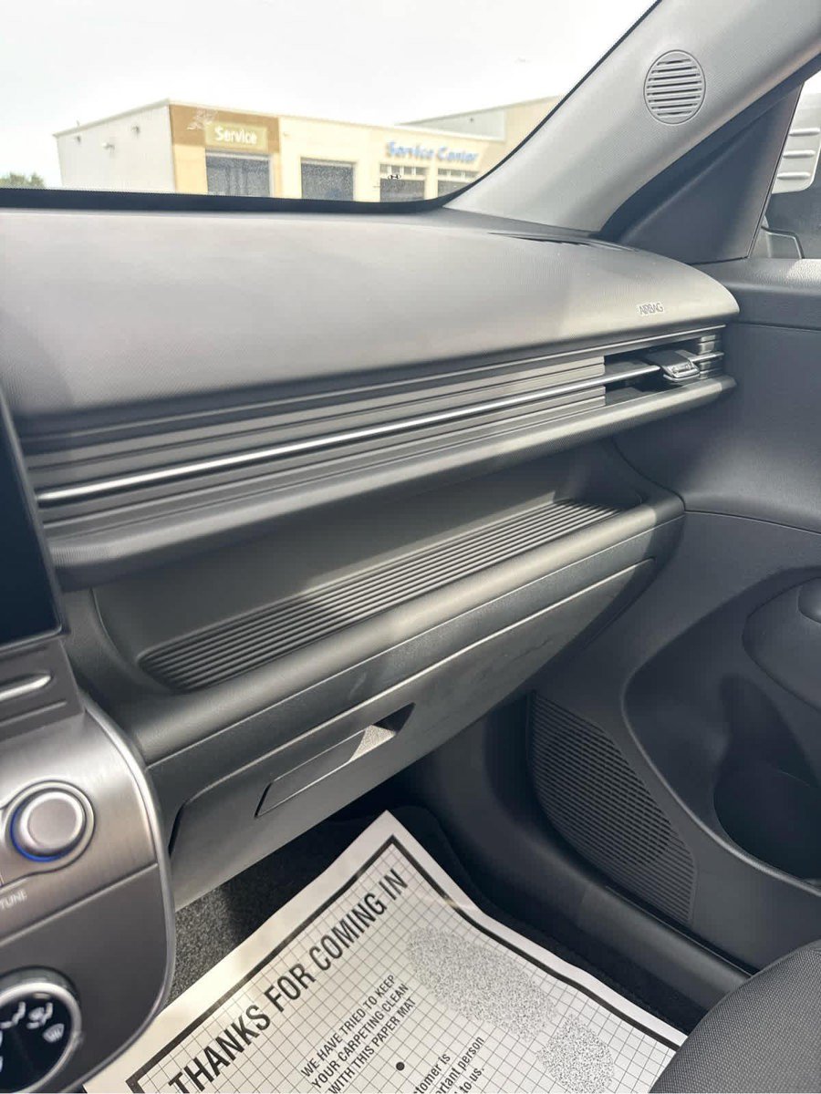 New 2027 Hyundai Kona SE AWD/4WD image 30