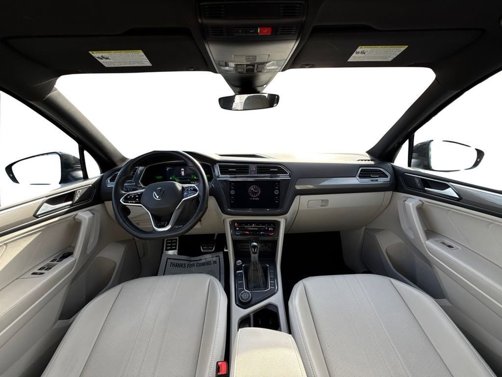 Used 2023 Volkswagen Tiguan SE R-Line image 18