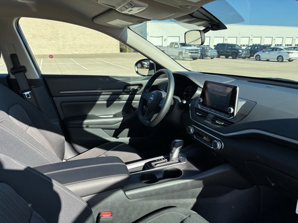 Used 2025 Nissan Altima 2.5 S image 14