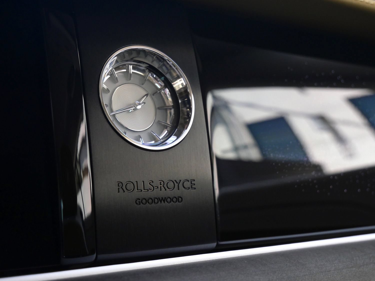 Used 2024 Rolls-Royce Spectre w/ Spectre Launch Package AWD/4WD image 14