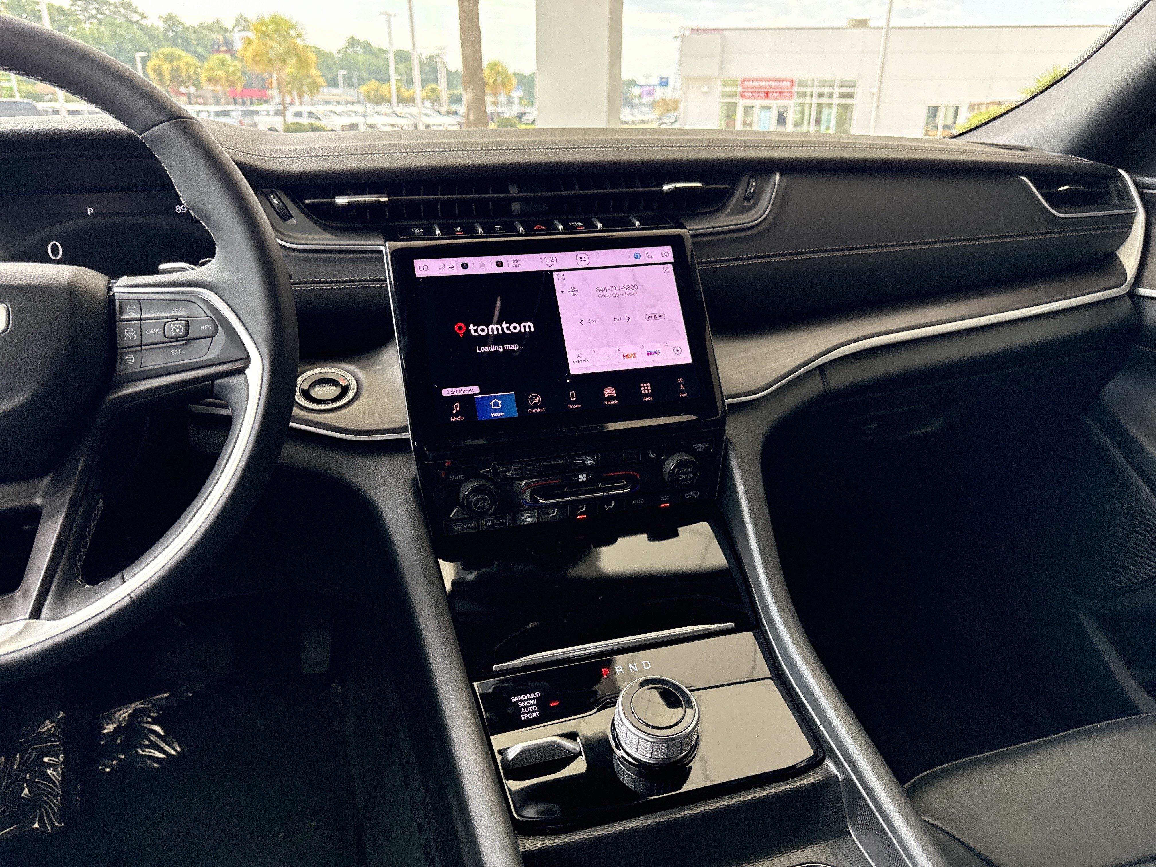 Used 2025 Jeep Grand Cherokee Limited AWD/4WD image 28