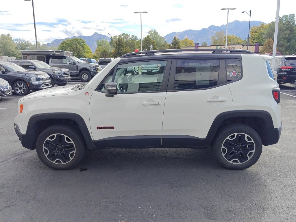 Used 2016 Jeep Renegade Trailhawk image 4
