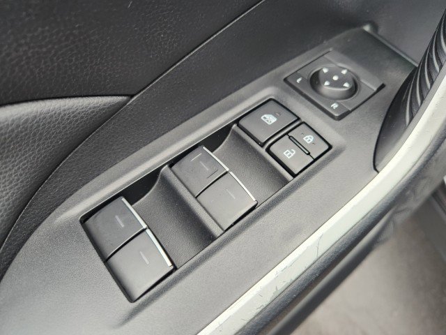Used 2025 Toyota RAV4 XLE image 31