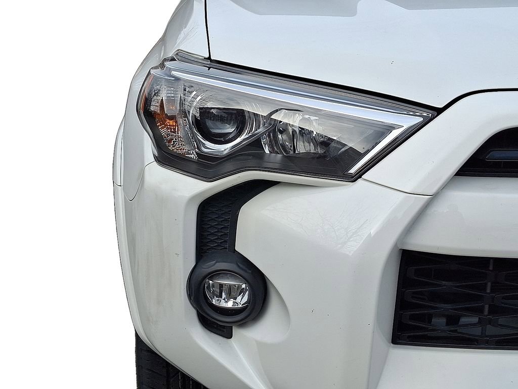 Used 2022 Toyota 4Runner SR5 Premium w/ Moonroof Package image 10