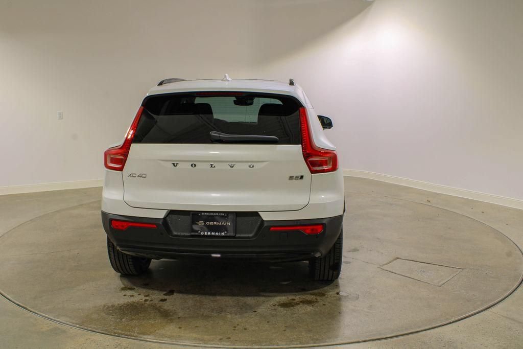New 2026 Volvo XC40 B5 Core w/ Protection Package Premier AWD/4WD image 4