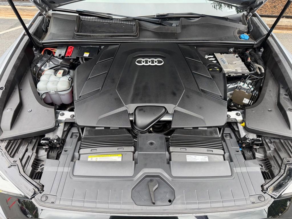 Used 2019 Audi Q8 Premium Plus w/ Premium Plus AWD/4WD image 6