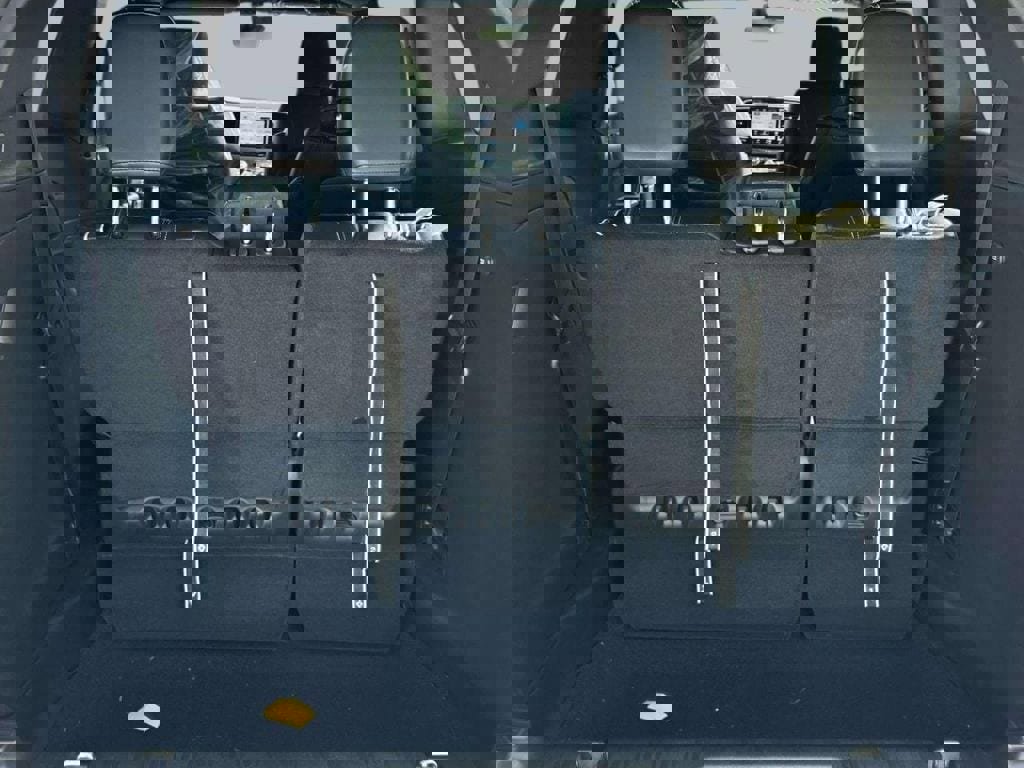 New 2026 Chrysler Voyager LX FWD image 7