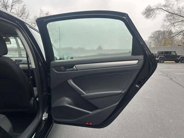 Used 2015 Volkswagen Passat 1.8T S image 20