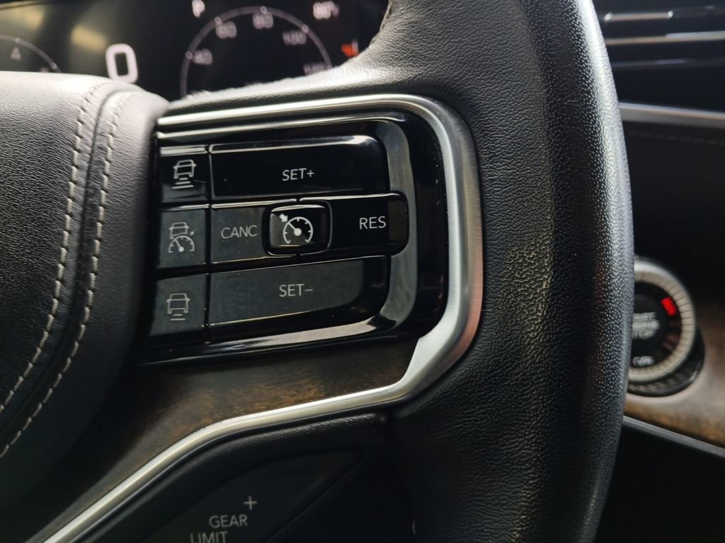 Used 2023 Jeep Grand Wagoneer L Series II AWD/4WD image 25