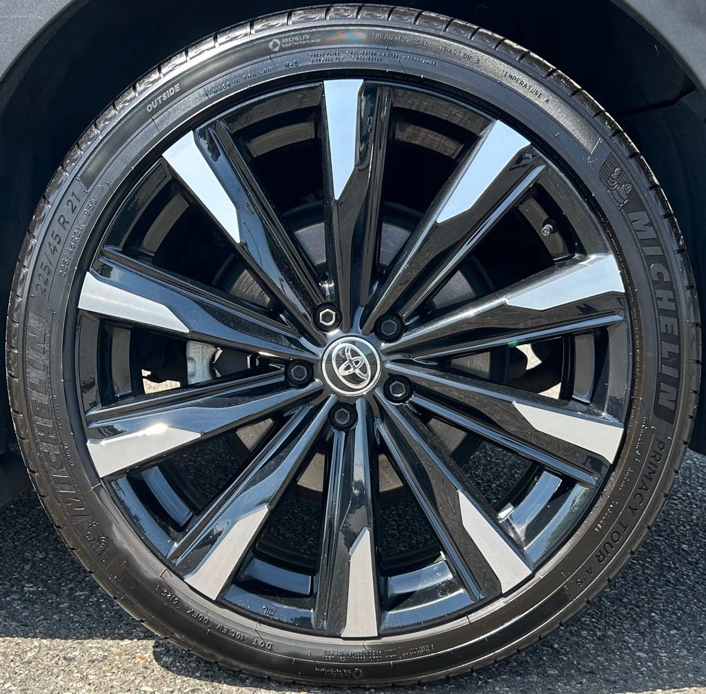 Certified 2024 Toyota Crown Platinum AWD/4WD image 27