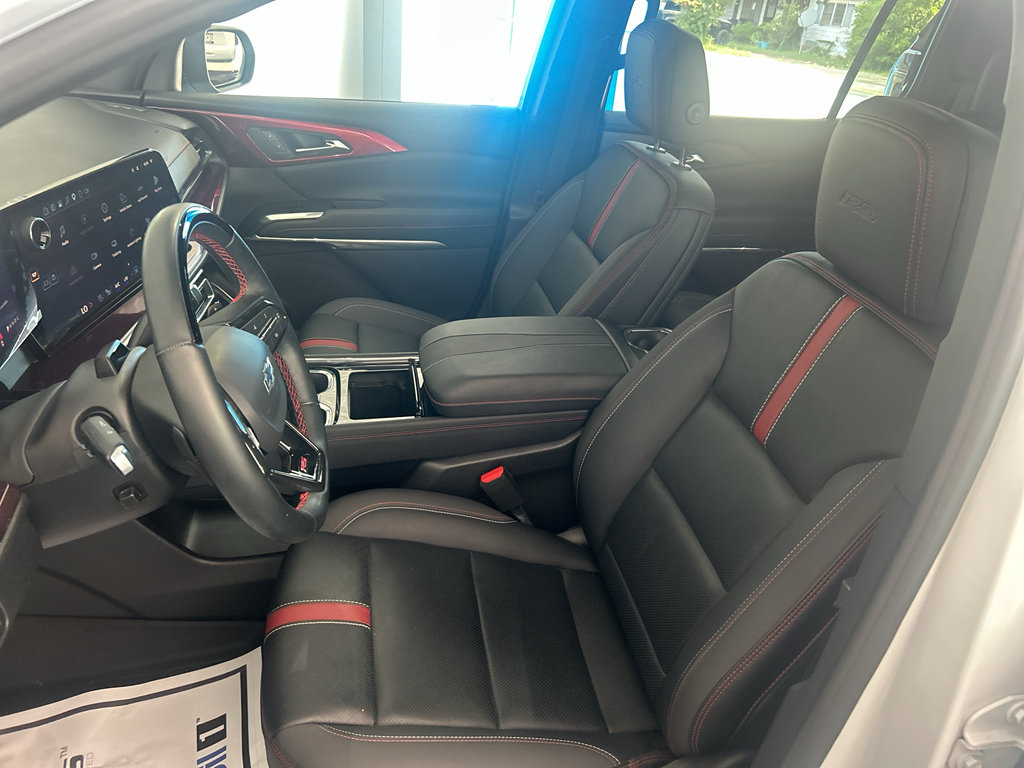 Used 2026 Chevrolet Traverse RS FWD image 16