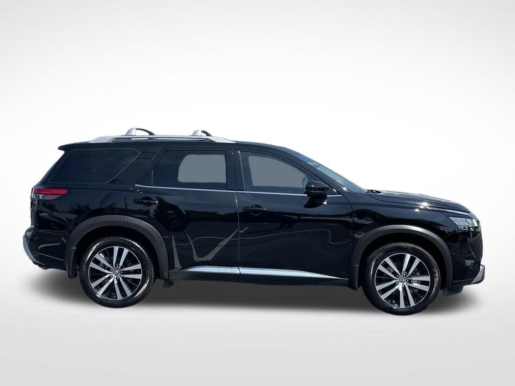 Used 2023 Nissan Pathfinder Platinum FWD image 7