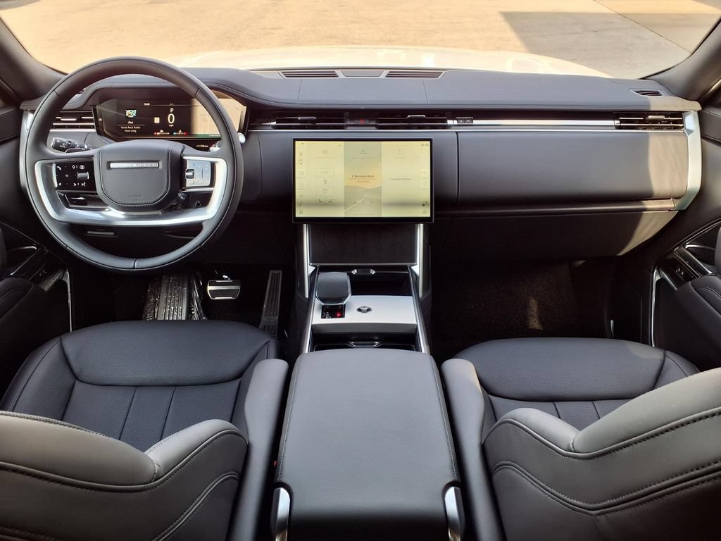 New 2026 Land Rover Range Rover Long Wheelbase SE AWD/4WD image 9