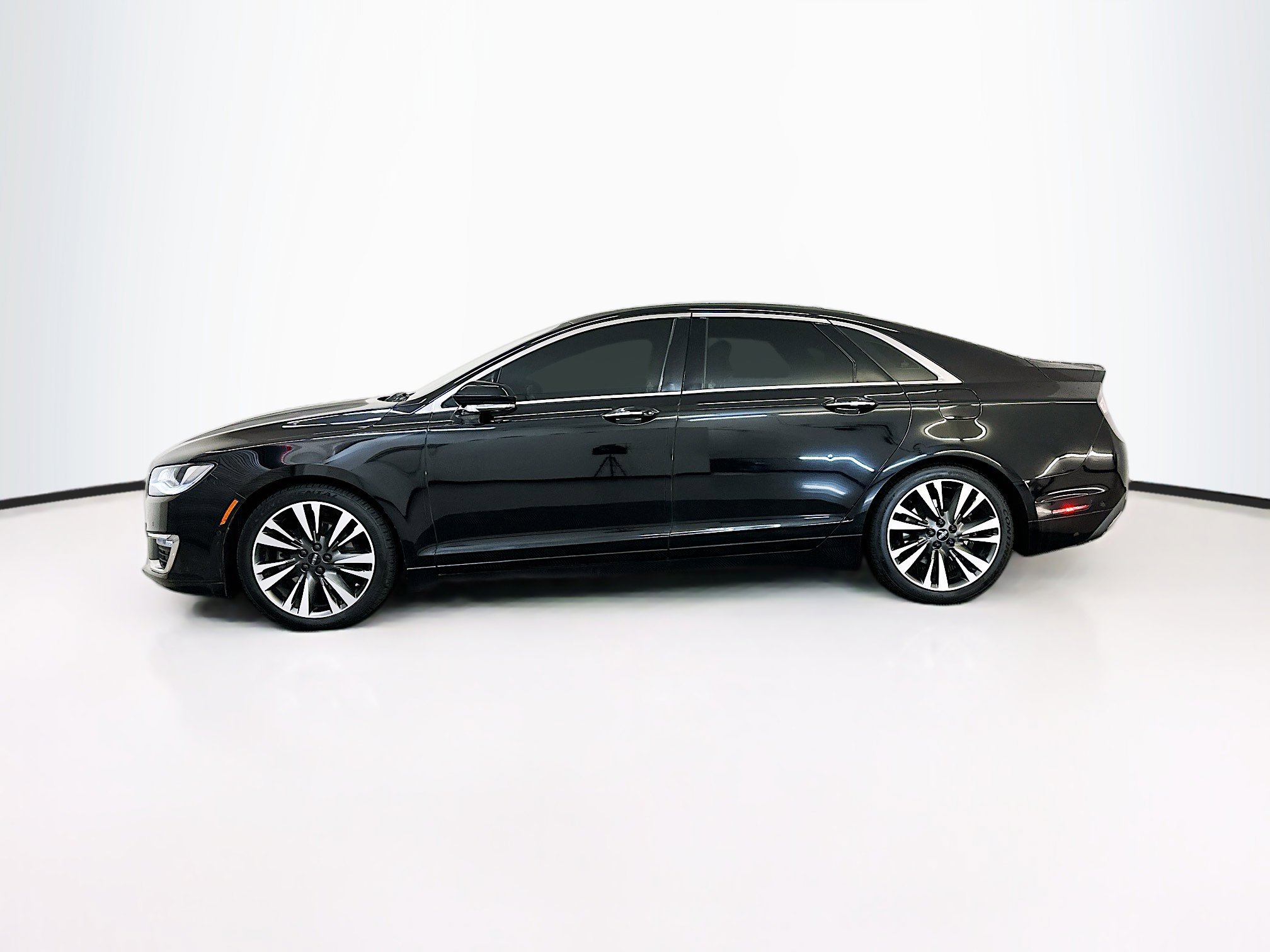 Used 2019 Lincoln MKZ Reserve image 4