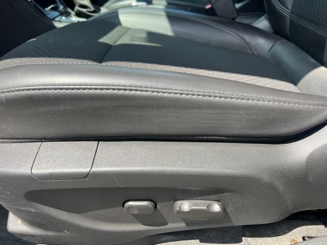 Used 2022 Buick Encore Preferred w/ Safety Package AWD/4WD image 22