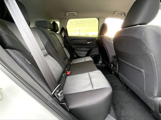 Used 2025 Nissan Rogue SV image 15