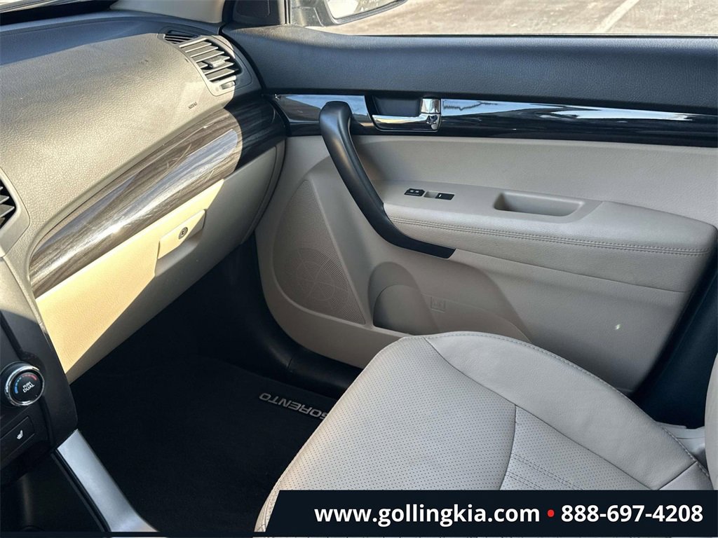 Used 2013 Kia Sorento EX image 30