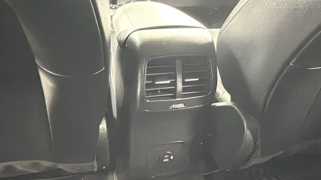 Used 2020 Ford Escape Titanium image 37
