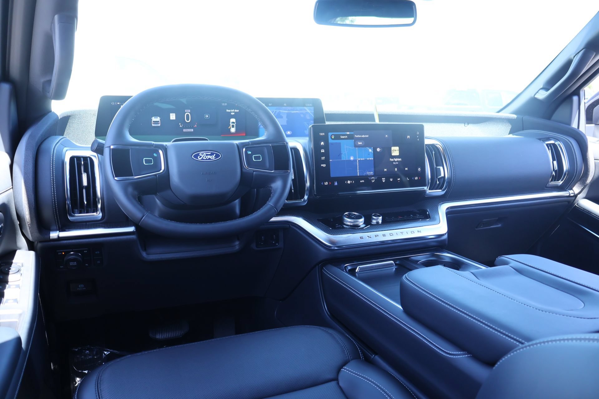 New 2027 Ford Expedition Platinum w/ Stealth Performance Package AWD/4WD image 2